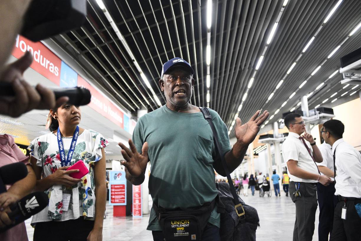 “La última vez que los logré ver fue cuando nos estuvimos poniendo los chalecos”, recordó.