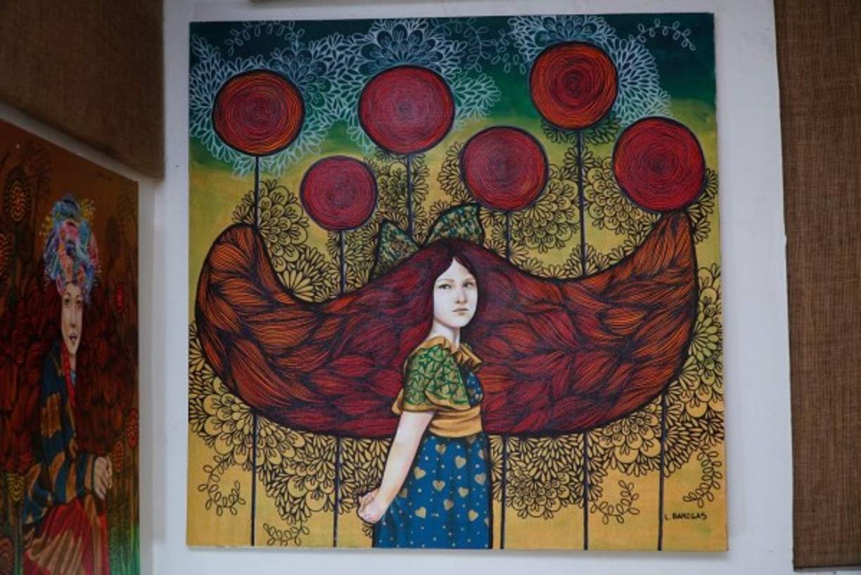 Colección con sello de mujer 'Se vino la felicidad'.