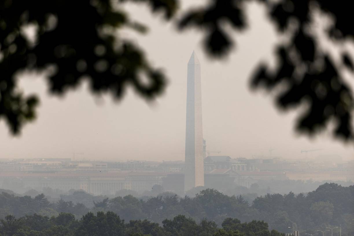 “Dejé de fumar hace 50 años, pero es el tipo de tos que tenía cuando fumaba”, dijo. 