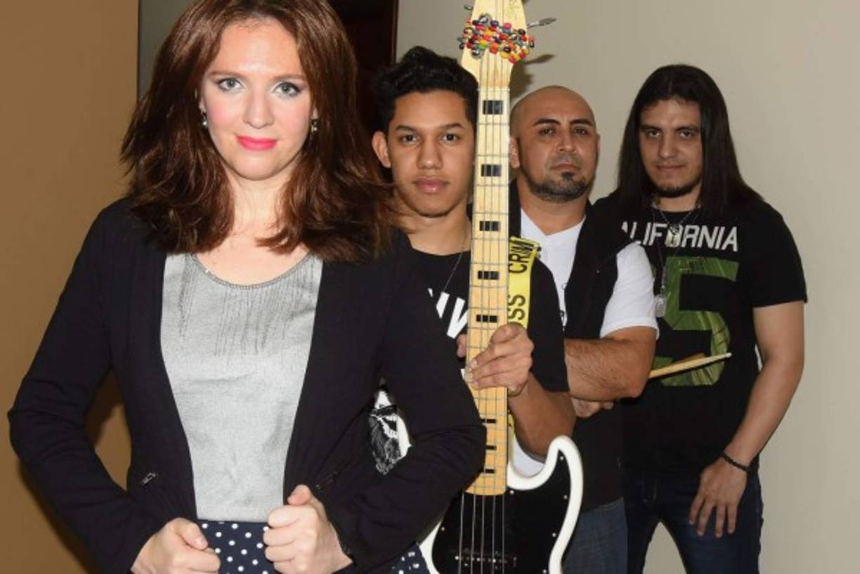 OSMOSIS. Una de las bandas de pop-rock más populares de Honduras no podía faltar en la programación musical de este Feriado Morazánico. Los músicos cantarán el viernes 6 de octubre en la Cámara Nacional de Turismo, en Santa Rosa de Copán, a partir de las 8:00 pm y el sábado 7 a las 10:00 pm en Chilis, de San Pedro Sula.