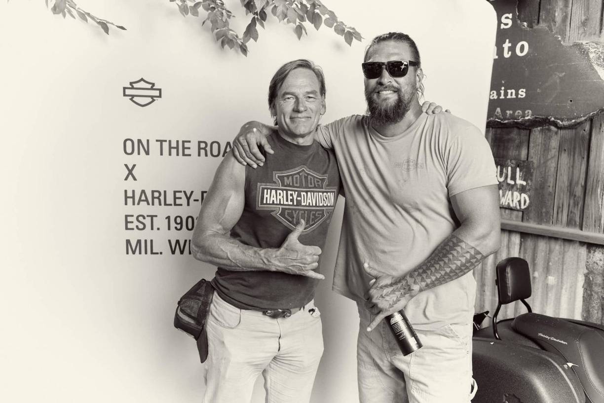  Discovery Channel, Max, y Discovery+ son los distribuidores de esta nueva serie de televisión, en la cual Jason Momoa figura como el productor y presentador. 