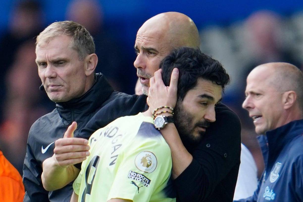 Pep Guardiola, técnico del Manchester City, ha optado por no dar ninguna pista en lo que alude al incierto futuro de İlkay Gündogan. “No sé nada de Gündogan, lo siento”, ha manifestado el entrenador sobre el jugador alemán, que termina contrato a final de temporada, que no ha renovado aún y que el Barcelona está muy interesado en su fichaje.