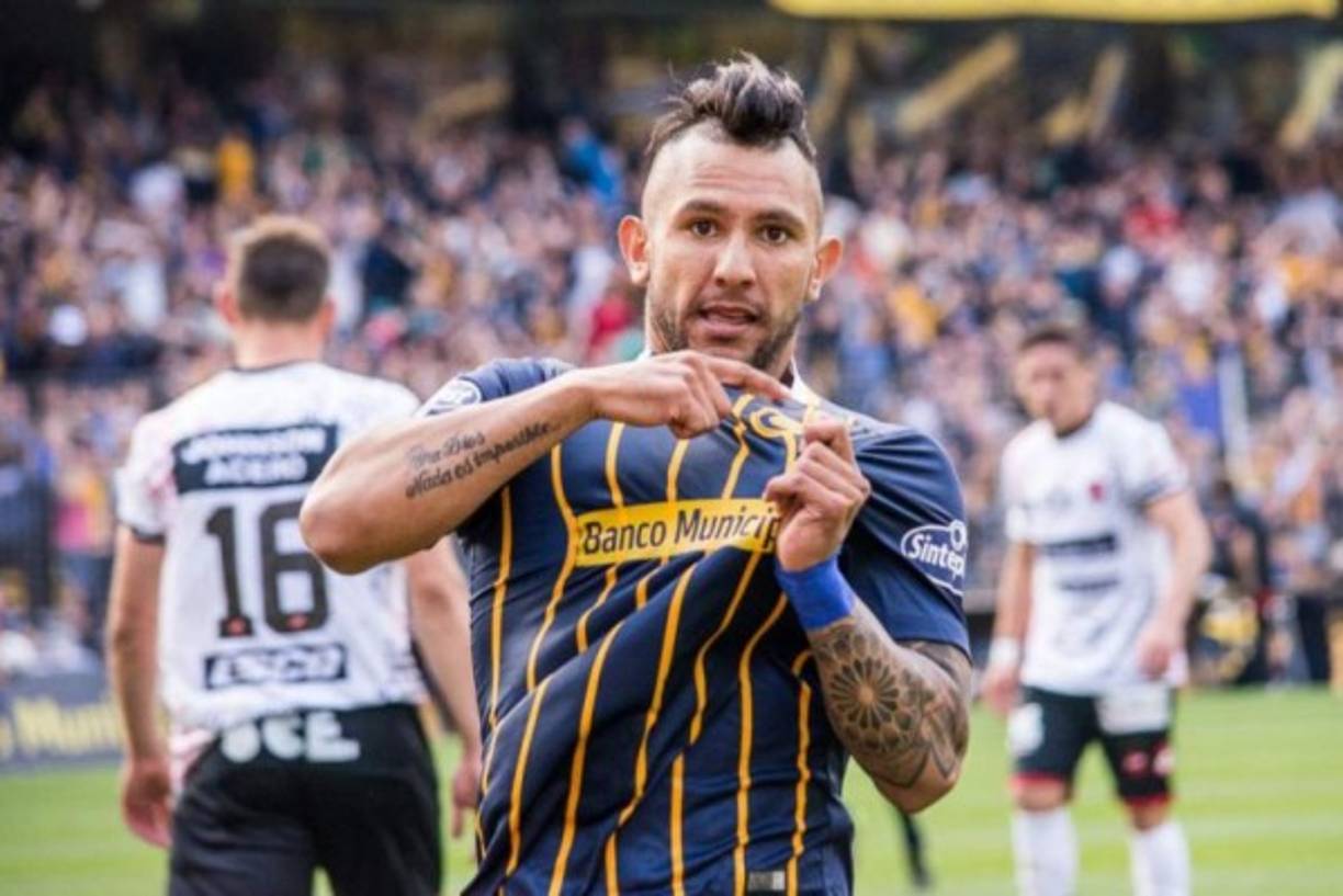 El Sevilla se sigue reforzando en este mercado invernal y tras la llegada de Lenglet y Jovetic ha fichado al interior diestro argentino Walter Montoya, de Rosario Central. Según medios argentinso, el club aceptó la oferta del equipo español.