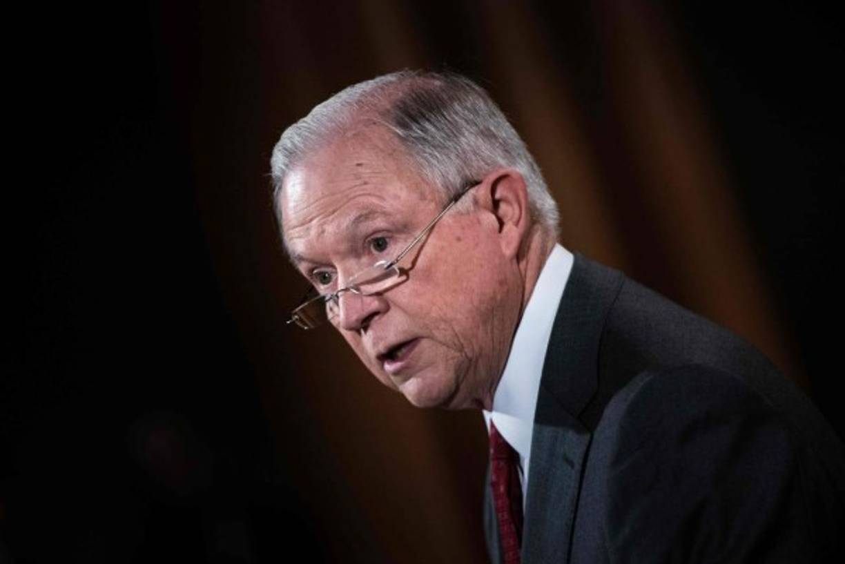 Jeff Sessions, Fiscal General de los Estados Unidos, condenó este lunes el ataque del sábado como un 'acto de terrorismo'.