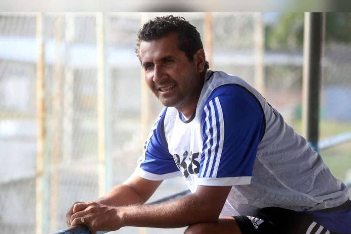 Nerlin Membreño: Exjugador y hoy entrenador que también aparece como uno de los candidatos para convertirse en el asistente técnico de Hernán Gómez en la Bicolor.