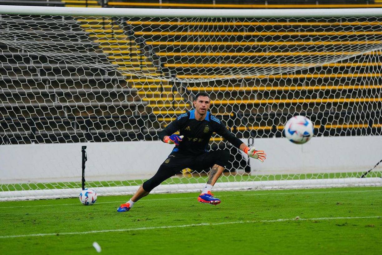 Portero: Emiliano “Dibu” Martínez es una de las piezas indiscutibles de Scaloni en su 11 titular. 