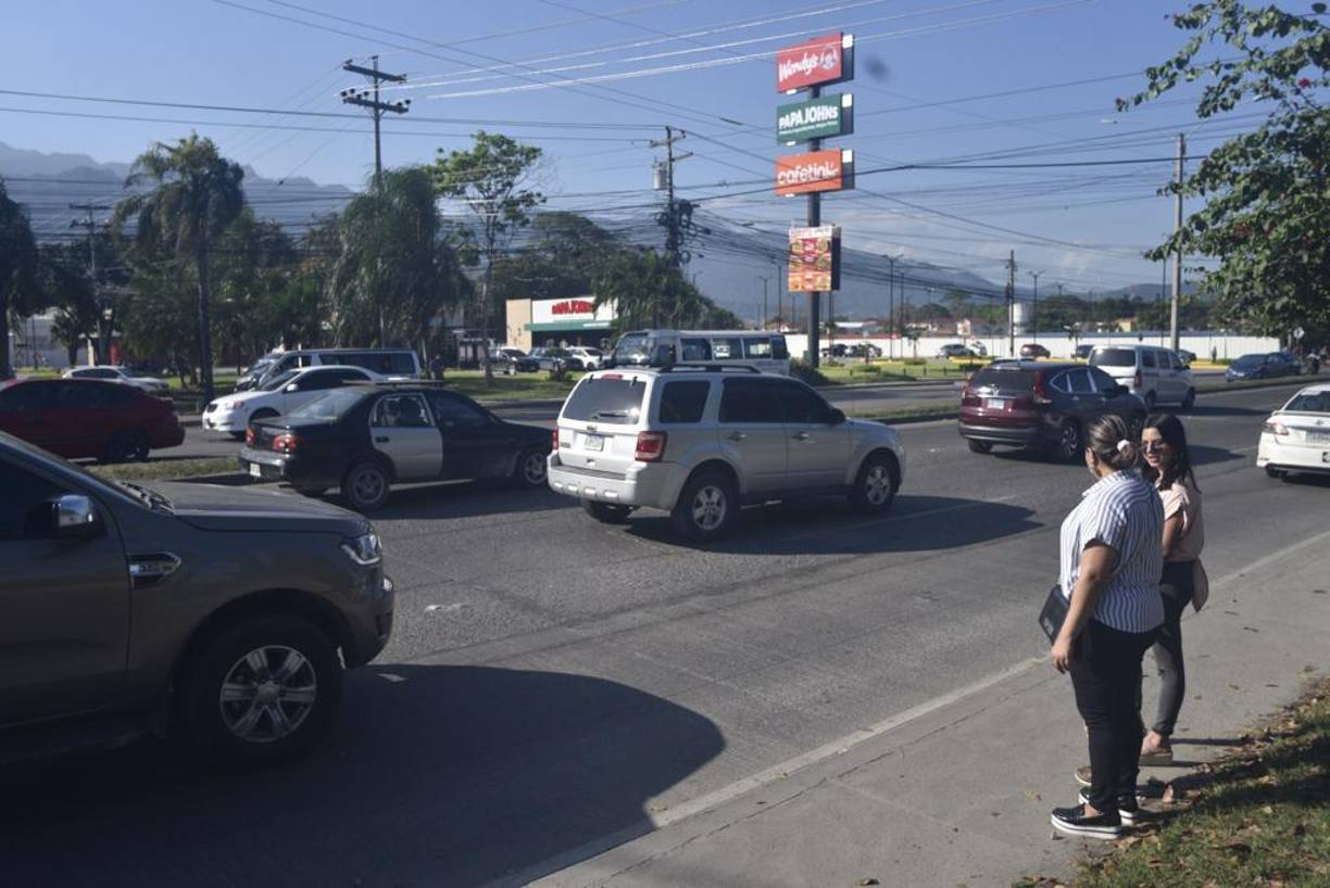 En la salida del norte, a la altura de la entrada al sector Stibys, también se necesita un puente.