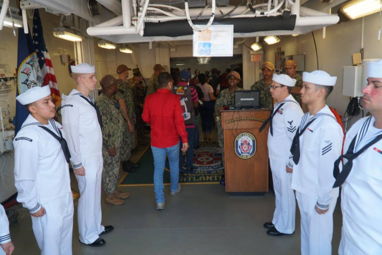 El buque es parte de la misión Promesa Continua y viene equipado con tecnología de última generación con avanzadas unidades de tomografía computarizada, máquinas de rayos X, plantas productoras de oxígeno y su propio banco de sangre.