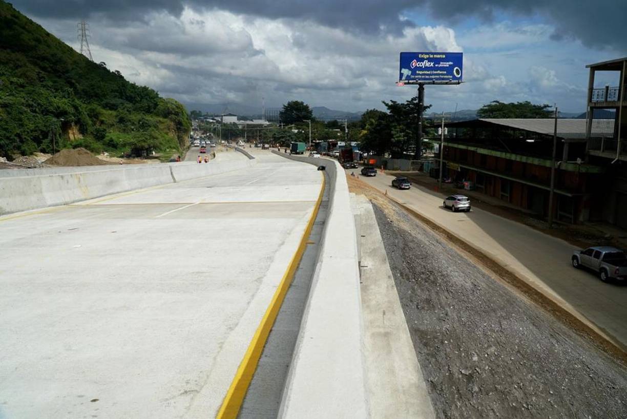 Más de 50,000 vehículos entran y salen a diario por el bulevar del sur, la obra se comenzó q construir en 2016 y finalizó en 2018.