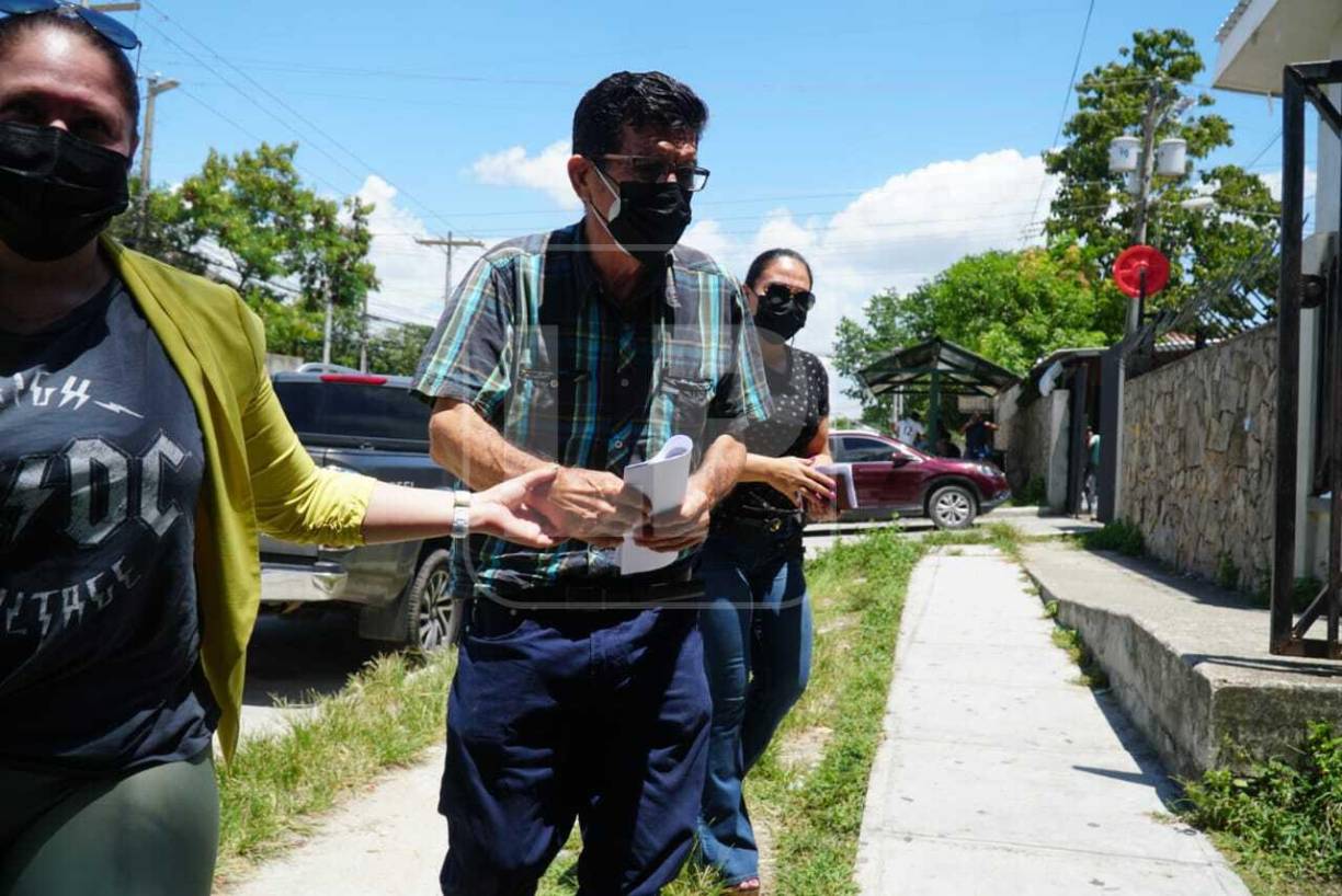 Asimismo, este viernes, familiares del fallecido llegaron hasta la morgue de San Pedro Sula para recibir el cuerpo y así realizar su respectivo velatorio, el cual se realizará en la funeraria María Auxiliadora, a las 4:00 pm. 