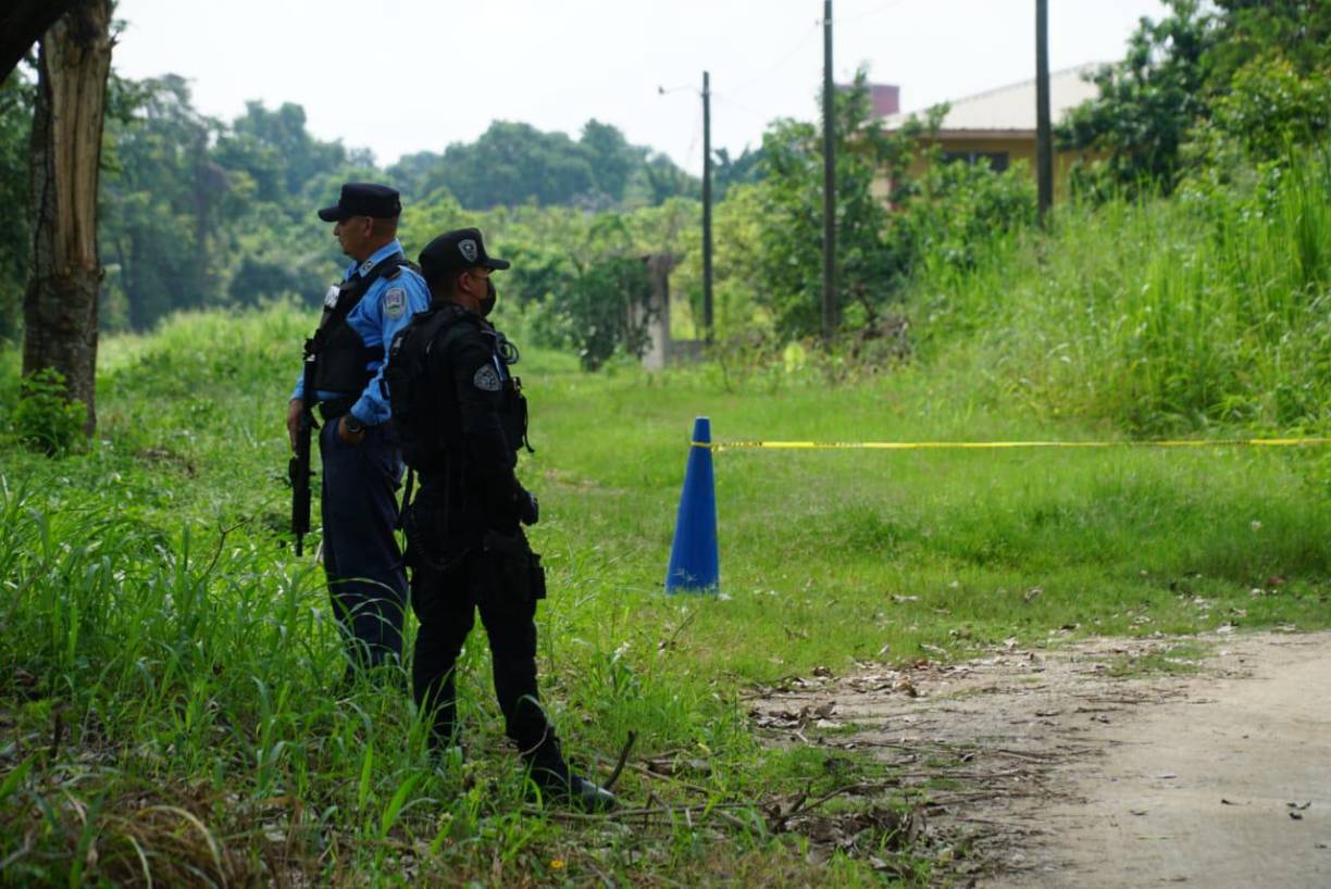 La otra fémina ultimada en ese municipio respondía al nombre de Karen Yamilet González Díaz (36), quien iba hacia su trabajo cuando fue atacada por dos sujetos desconocidos.