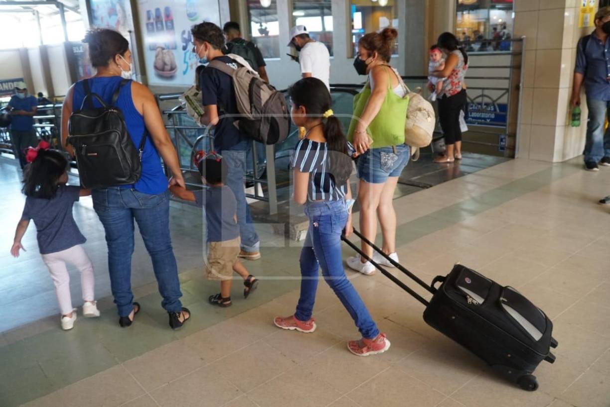 El llamado fue a disfrutar y relajarse con precaución para evitar un repunte de los casos de Covid-19 en Honduras.