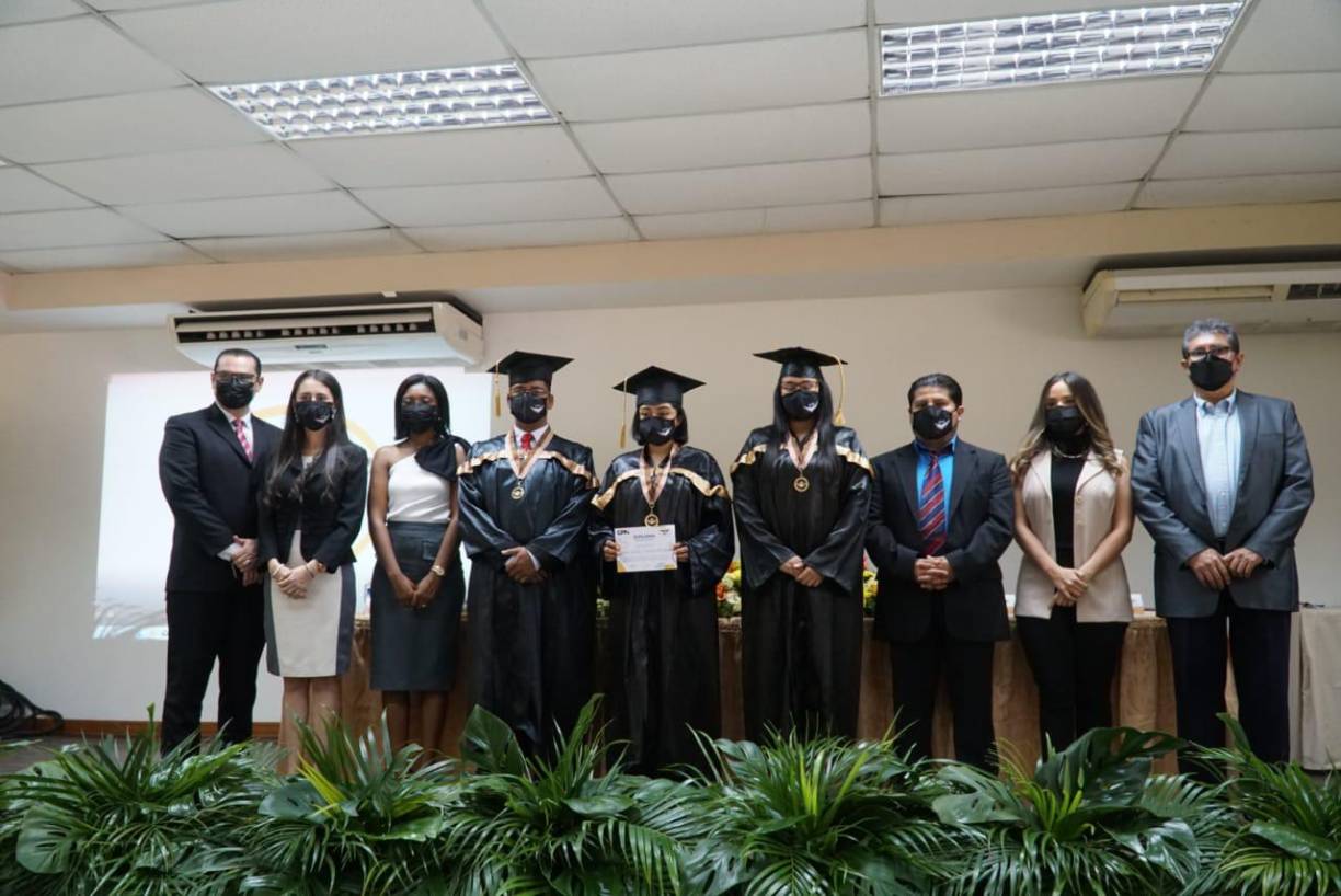 Centro Politécnico del Norte gradua a 55 estudiantes