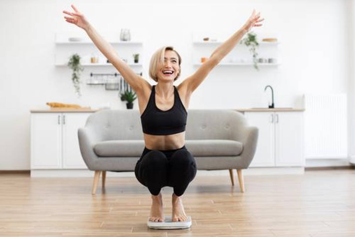 ¿Cómo influye el magnesio en la pérdida de peso? Aunque el magnesio no es un “quemador de grasa” por sí mismo, su capacidad para regular el metabolismo y mejorar la función hormonal juega un papel fundamental en la pérdida de peso. Un estudio publicado en The Journal of Nutrition descubrió que las personas con niveles adecuados de magnesio tienen menos grasa abdominal y una mejor capacidad para controlar su peso.