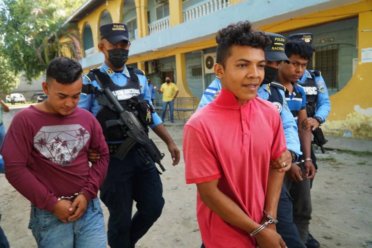 Jorge Martín Guzmán y Nelson Ariel Pineda son los acusados del asesinato del padre José Enrique Vásquez, quienes están recluidos en el centro penal de la ciudad de El Progreso.