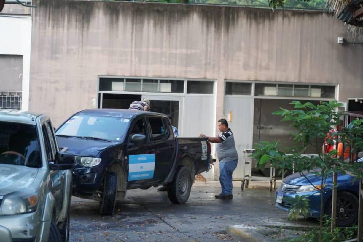 José Lenín Rodríguez, hermano de la niña, fue requerido por la Policía para investigación, pero fue dejado en libertad y dijo que el día que desapareció su hermana, él estaba cortando café, “siento destrozado mi corazón, era mi hermana más amada, no creo todavía que esté muerta”.