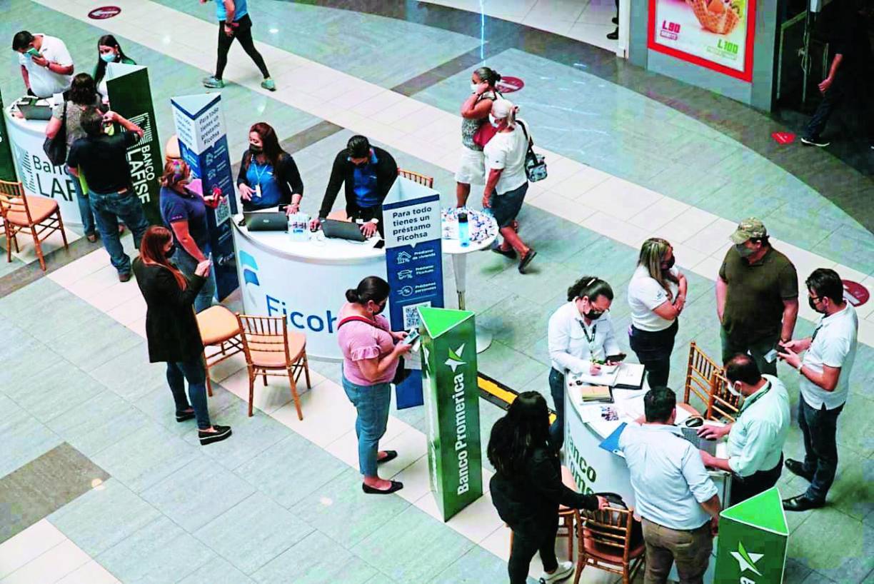 Éxito rotundo fue la Feria de Préstamos de La Prensa