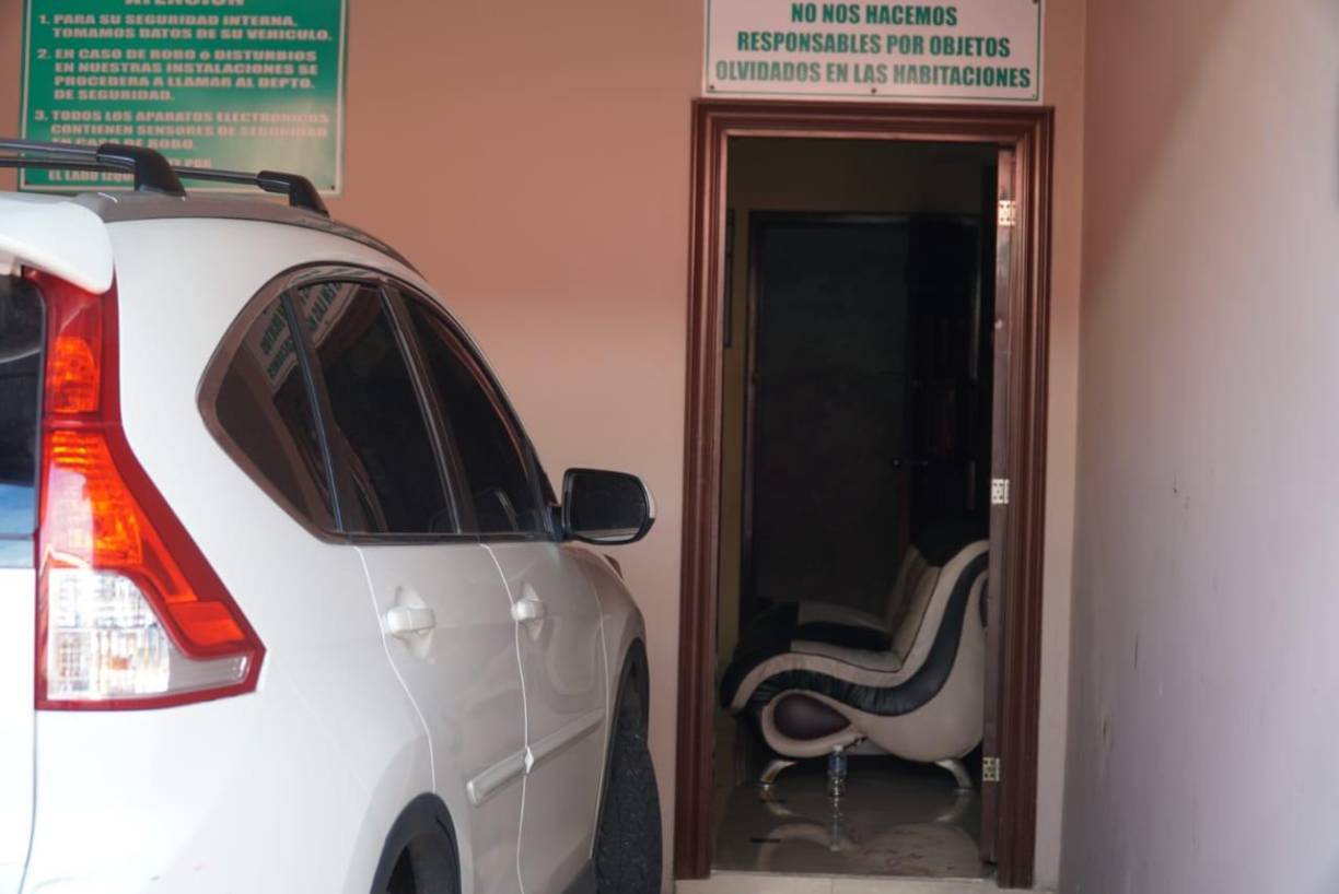 Horas después, el papá de la joven recibió una llamada telefónica donde le manifestaron que su hija estaba secuestrada y le advirtieron que no llamara a la Policía y que a cambio de su libertad debía pagar la cantidad de L10,000,000.