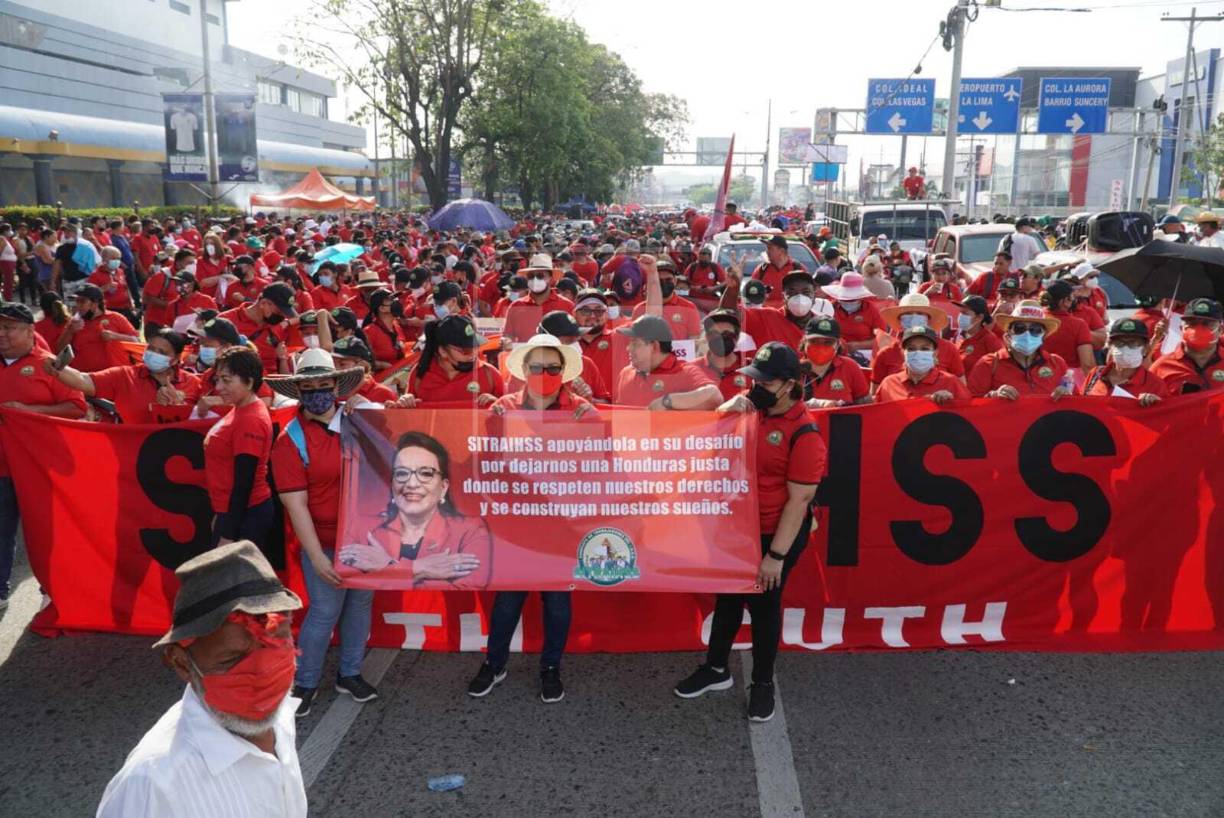 Trabajadores de San Pedro Sula se han aglutinado en el bulevar del este de la ciudad para conmemorar hoy domingo 1 mayo el Día del Trabajador. Fotos: José Cantarero / La Prensa