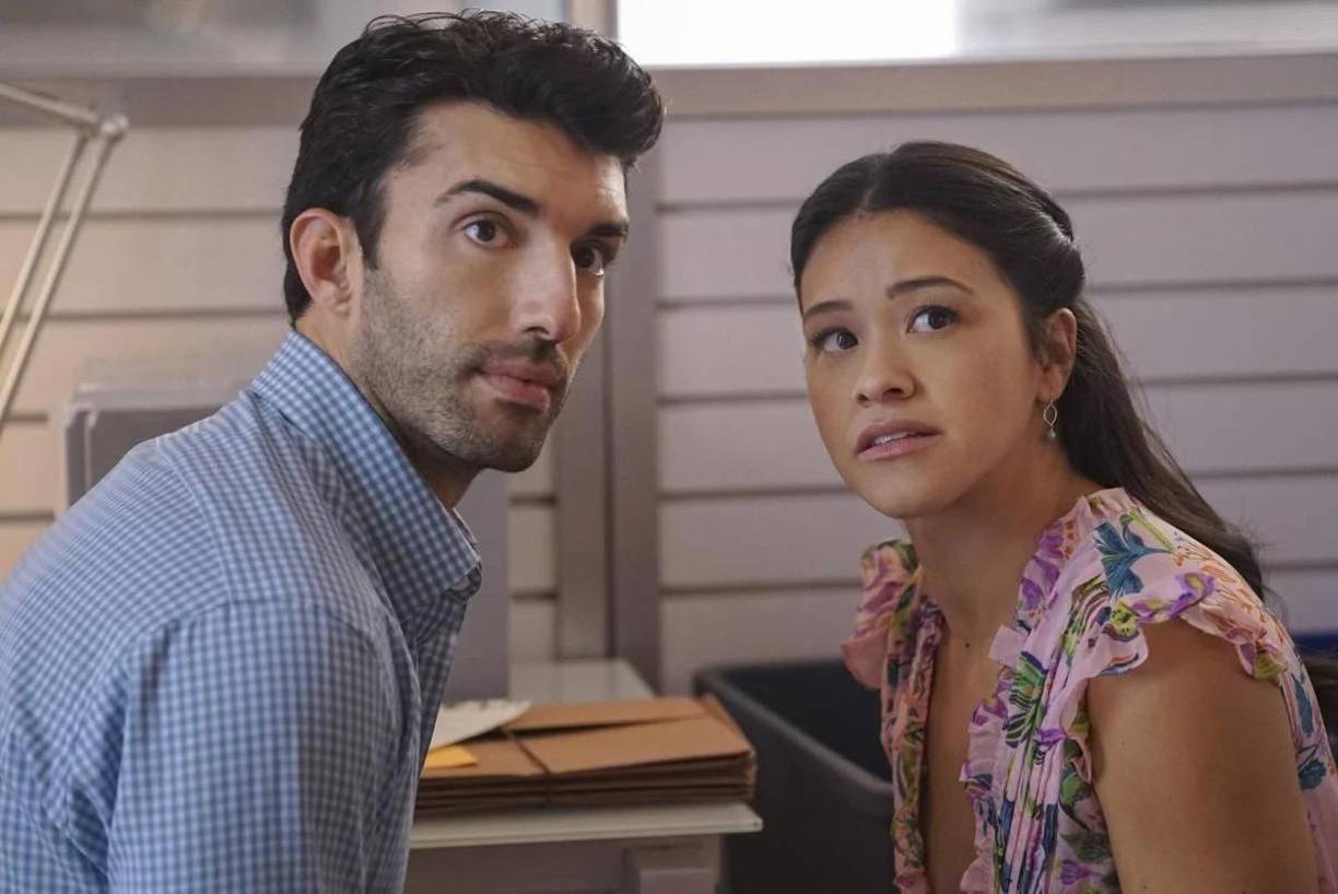 Baldoni comenzó su carrera en la actuación en 2004, pero su gran salto a la fama llegó con su papel de Rafael Solano en la serie “Jane the Virgin” (2014-2019). Esta serie, una sátira de las telenovelas, le permitió mostrar su capacidad para interpretar personajes complejos y emocionalmente profundos2.