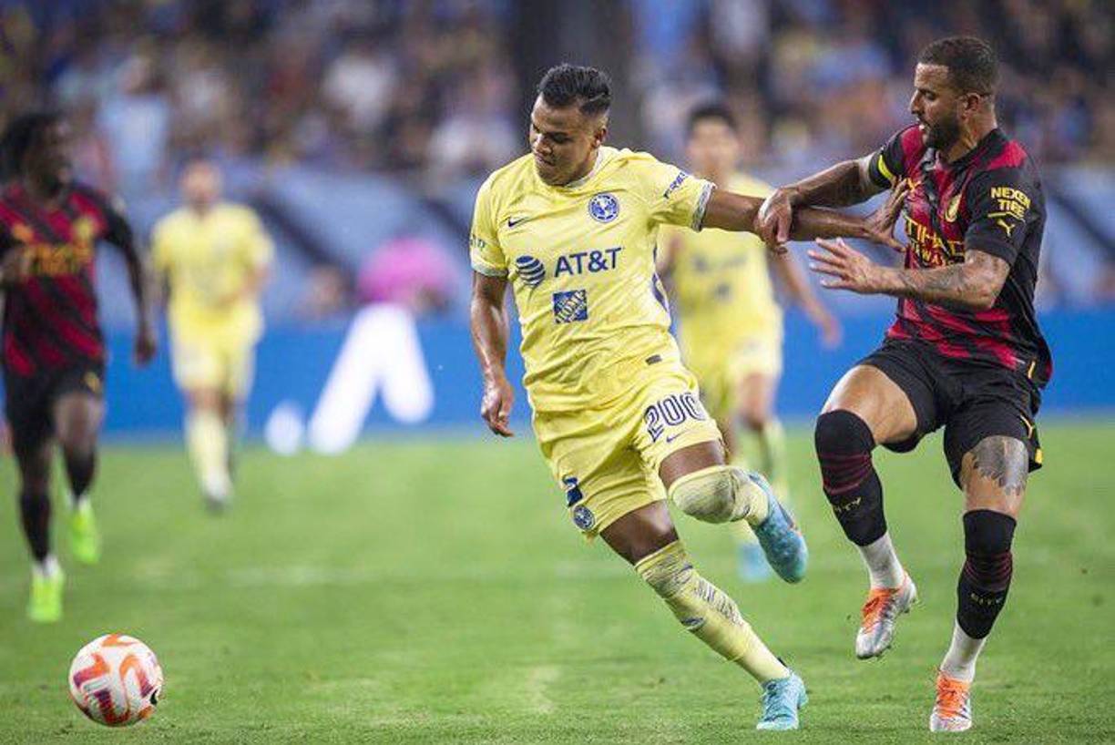 Según el relato de la mujer, el futbolista de las Águilas presuntamente la tocó mientras estaba dormida.