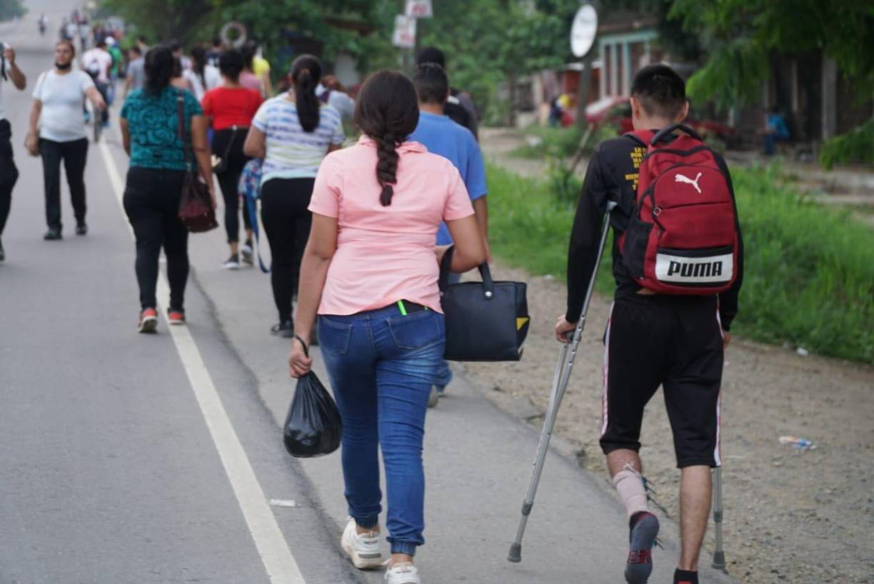Toma de carretera en la CA-4, sector Cofradía (Cortés). Fotografía: La Prensa / José Cantarero. 