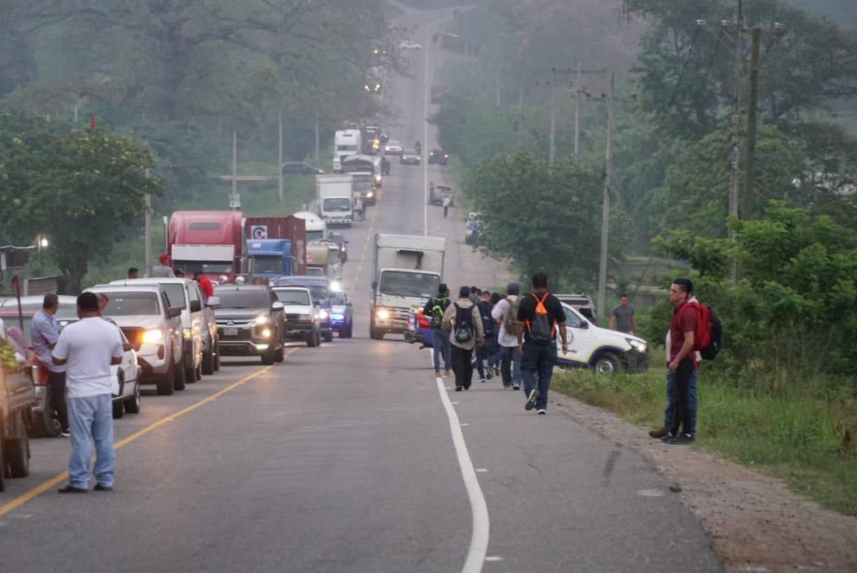Toma de carretera en el sector Cofradía. Fotografía: La Prensa / José Cantarero. 
