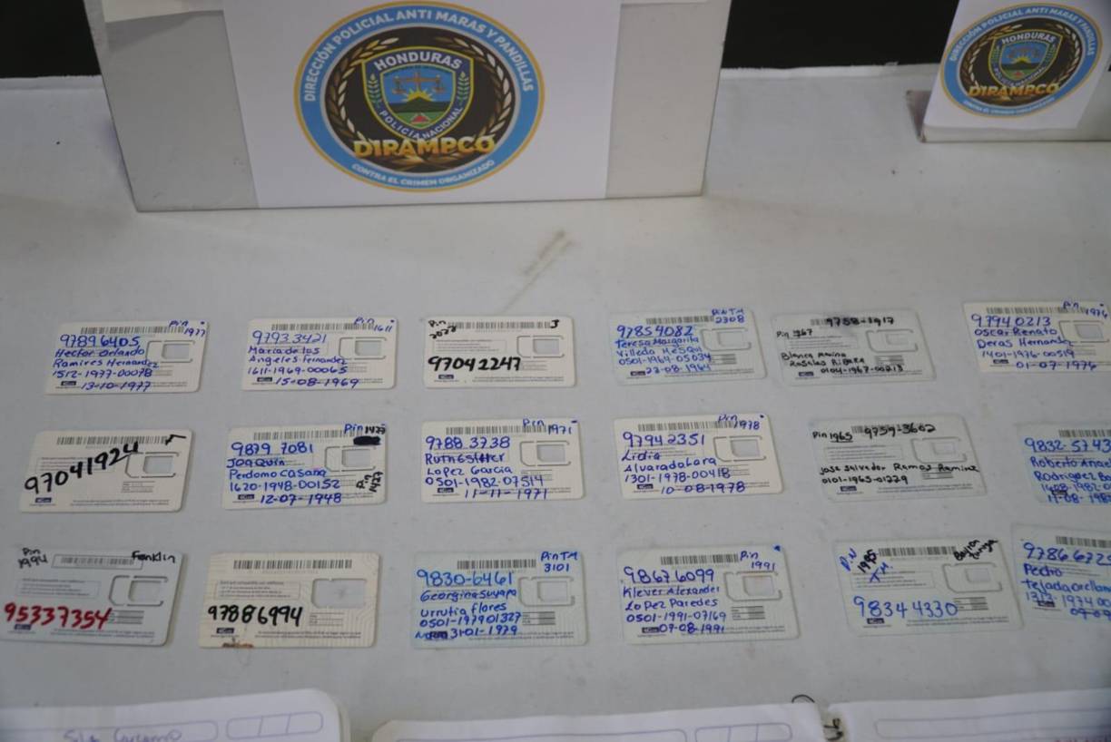 Se le supone responsable de cometer el delito de extorsión en perjuicio de testigos protegidos.