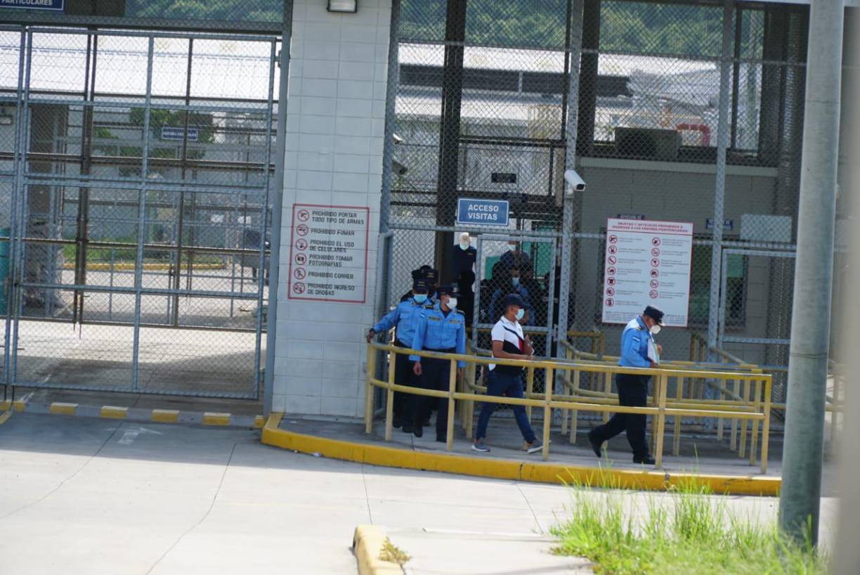 Los muertos fueron identificados como Román Alberto Valladares Olivera, alias Sin Piedad; Óscar Geovani Fúnez Maldonado, Brayan Alexander Cardona Ramos, alias el Oculto; Marlon Alexander Mejía Varela, alias Escopeta; Ramón Isaac Padilla Sorto, alias el Grosero, y Rafael Antonio Amador Corea, alias el Zombie.