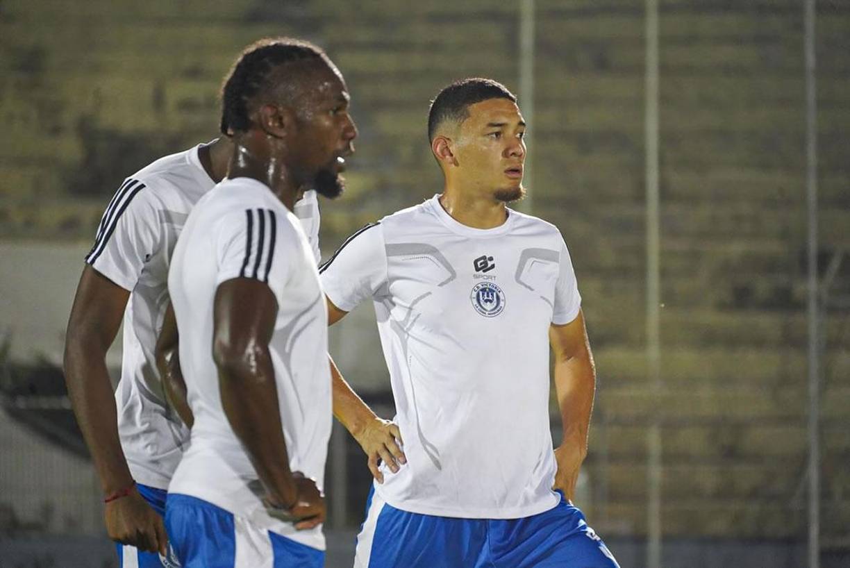 Júnior García - Otro cedido del Real España que puede volver para el Torneo Clusura 2024. Se consolidó como defensor central en el Victoria.