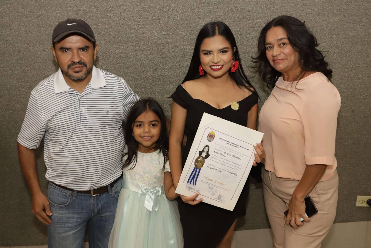 Carlos Silva, Heyzel Silva, Scarleth Silva y Marta Gomez