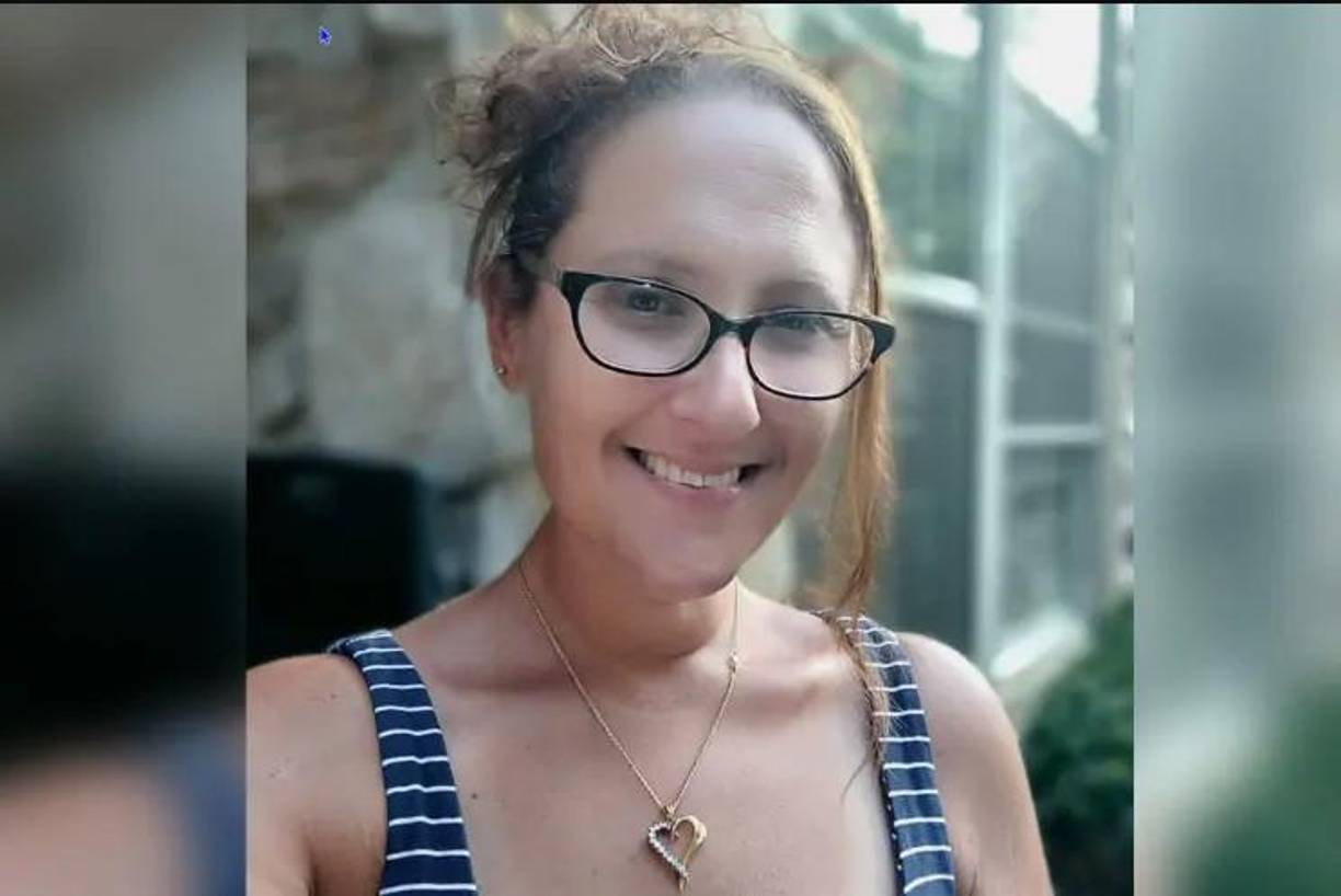 Las causas de su muerte no están claras y la policía investiga un posible crimen. 