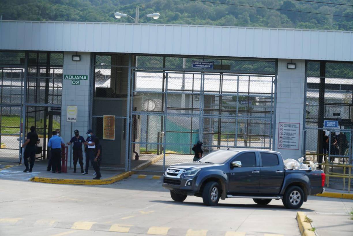 Investigaciones indican que la masacre fue cometida por compañeros de pandilla de los ahora occisos, porque no hay acceso del resto de la población penitenciaria a los módulos de las pandilla 18 y por la manera de muerte.