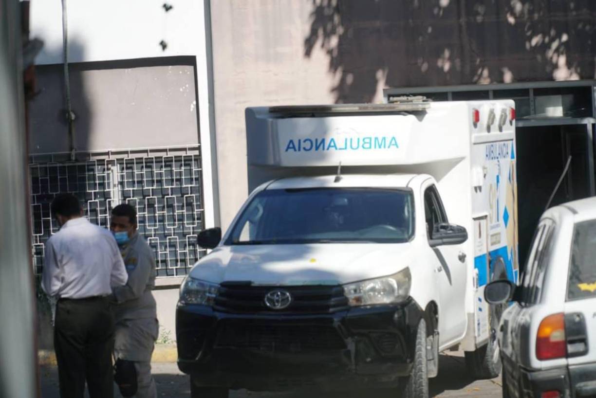 El adolescente quedó con vida y fue levantado por una ambulancia del 911, pero murió en el trayecto al hospital Mario Rivas.