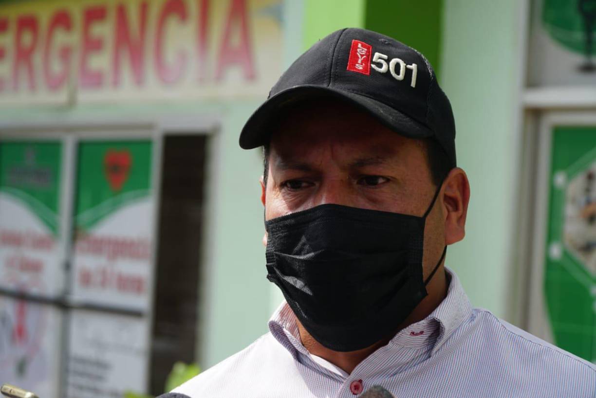 En declaraciones a Diario LA PRENSA, el alcalde de Pimienta, Raúl Ugarte, dijo que Alejandro (Mármol) recibió dos disparos: uno en el brazo y otro en el tórax. 