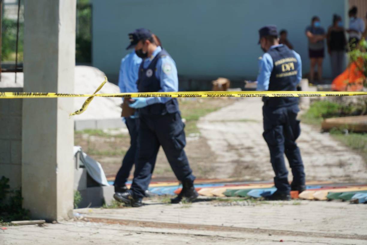 Al ver lo que acababa de acontecer, personas que estaban en el lugar trataron de auxiliar a Pineda.