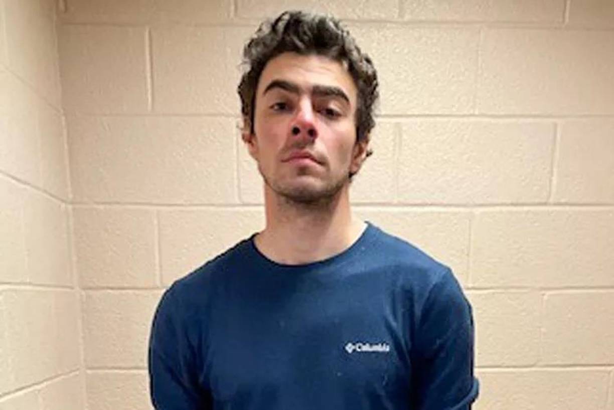 Luigi Mangione, el sospechoso de matar en Nueva York al director ejecutivo de la aseguradora médica UnitedHealthcare, era hasta ayer un desconocido joven prometedor de familia adinerada que estudió en una universidad de élite y al que le apasionaban los videojuegos