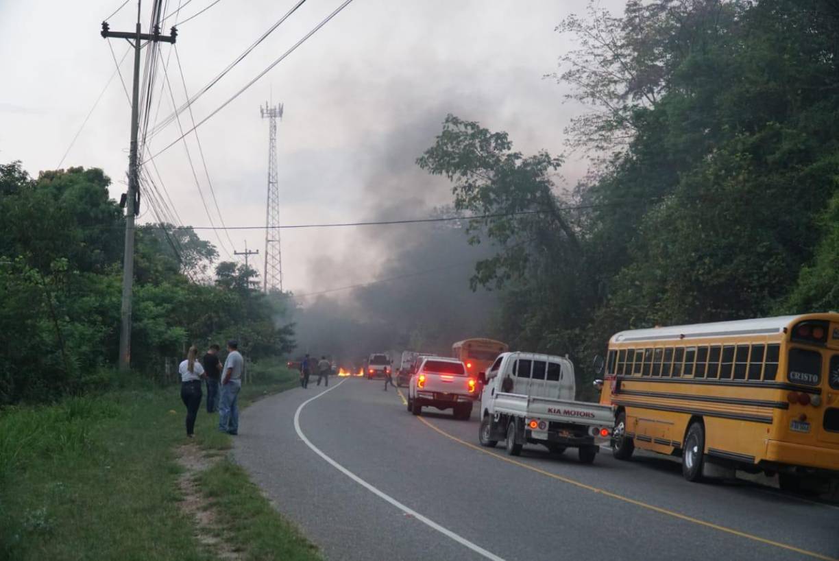 En la firma del acuerdo se estableció como tarifa máxima la suma de 0.90 centavos por kilómetro recorrido para los prestadores del servicio del transporte. Fotografía: La Prensa / José Cantarero. 