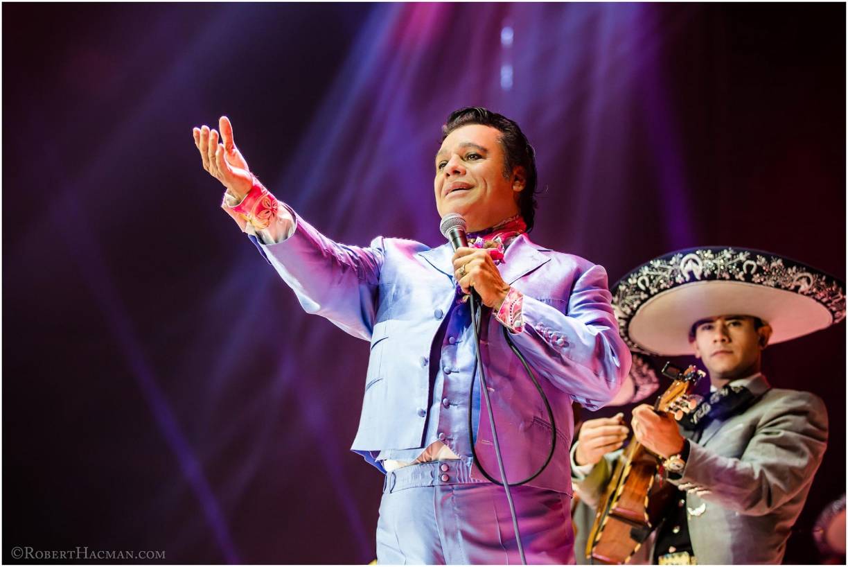 A día de hoy el legado de Juan Gabriel sigue vivo en el corazón de millones de personas. No así su persona, aunque aún se ponga en duda. Como dijo uno de sus representantes el día del fallecimiento del cantante: “Alberto Aguilera Valadez el día de hoy completó su tiempo y se graduó de la vida”.