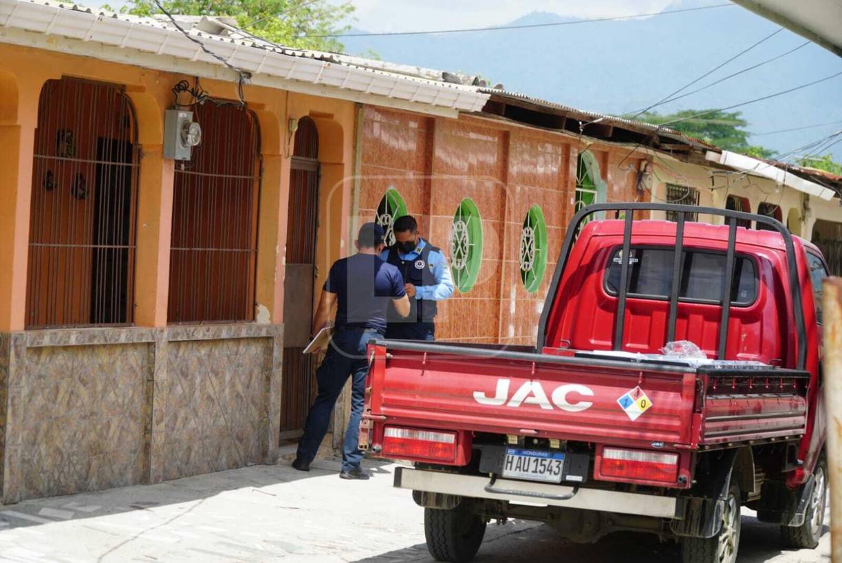 Además, las autoridades realizan diligencias investigativas para dar captura con los responsables del asesinato. 