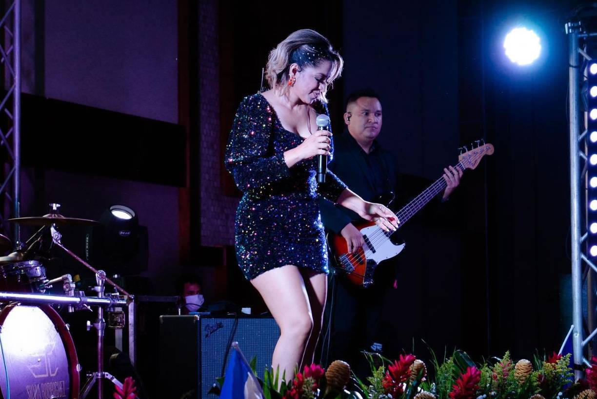 Silvia Rodríguez estará de 4:30 a 6:30 pm en el Foodcourt de Mall Multiplaza, por la noche llegará a La Cevichería, un restaurante y bar al aire libre ubicado en la colonia Stibys, ahí puede reservar al 3216-4213.