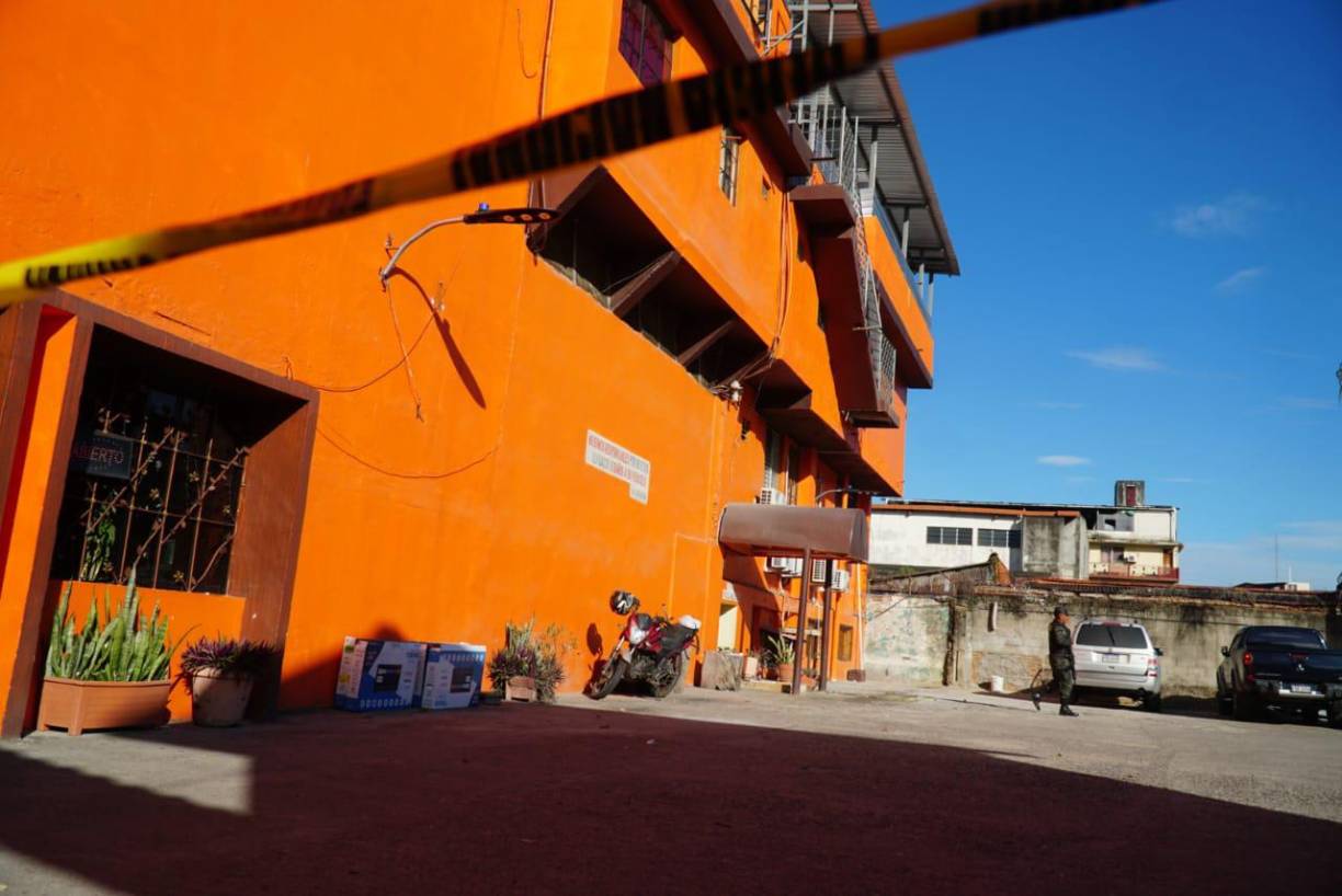  La policía local informó que la víctima es un hombre cuya identidad, por ahora, es desconocida.