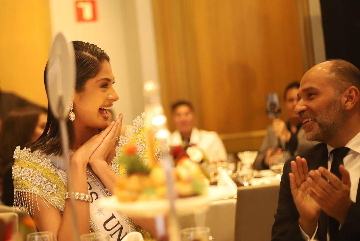 Durante su discurso, Sheynnis también habló sobre los desafíos y las alegrías que ha experimentado como Miss Universo. “La melancolía se ha hecho presente, pero también la emoción de ver qué viene después. Este título no solo me ha permitido representar a mi país, sino también abogar por causas que me apasionan, como la salud mental”.