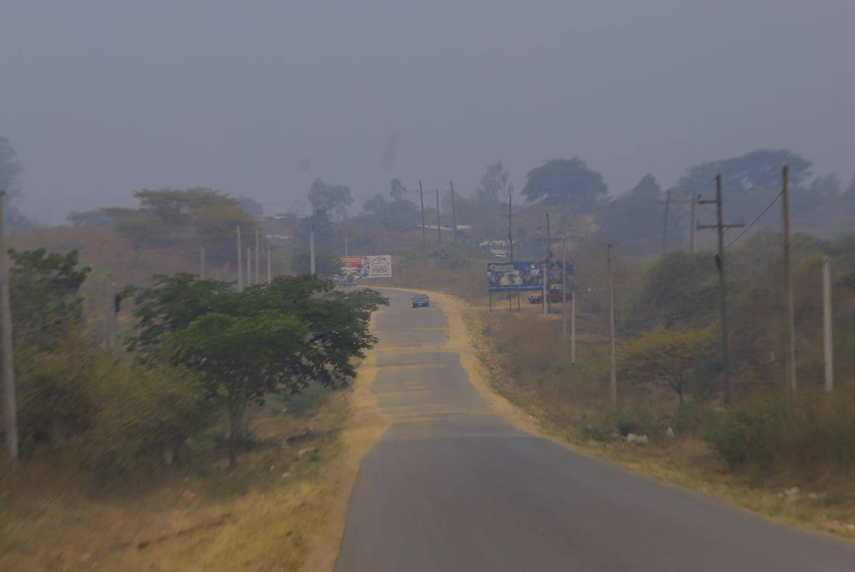 <b>Después de bajar la Cuesta de Chancaya, yendo desde Santa Rita, hay un tramo hasta El Medio bastante óptimo, no obstante, de ahí en adelante empieza el suplicio donde brincar y rebotar de un hoyo a otro es lo único garantizado.</b>