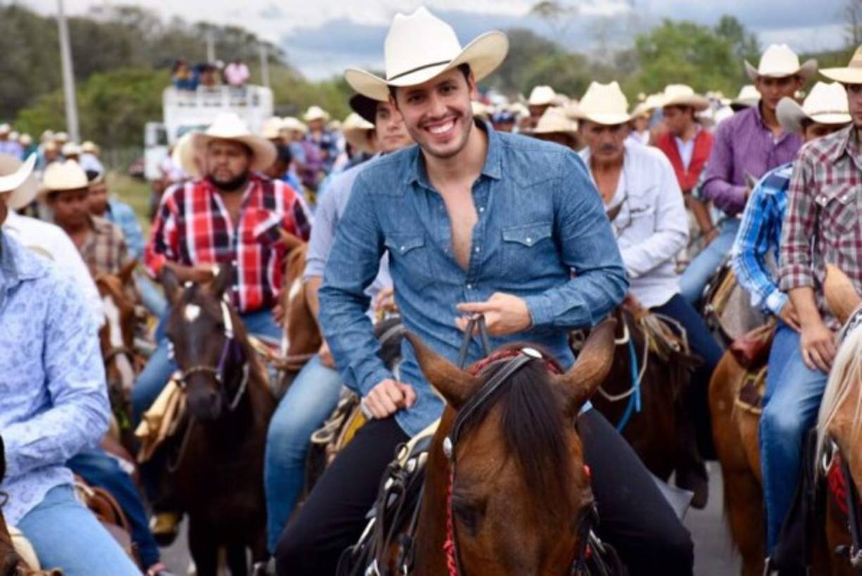 Abel Vázquez Ferrer es candidato a la Presidencia Municipal de San Juan Evangelista, Veracruz.