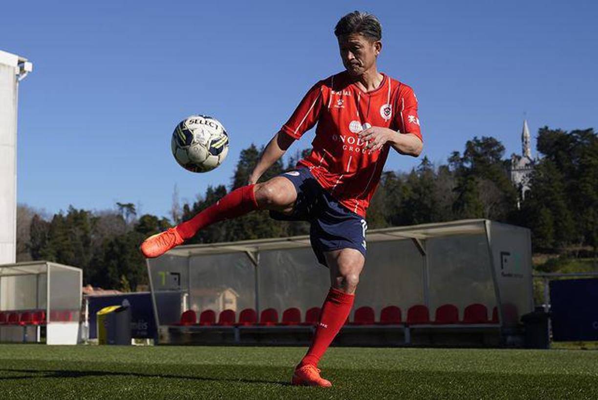 “La edad es solo un número y Miura Kazu hizo su debut con UD Oliveirense SAD en una victoria holgada, 1-4, contra el Académico de Viseu”, posteó el club en sus redes sociales tras el gran debut de Miura.