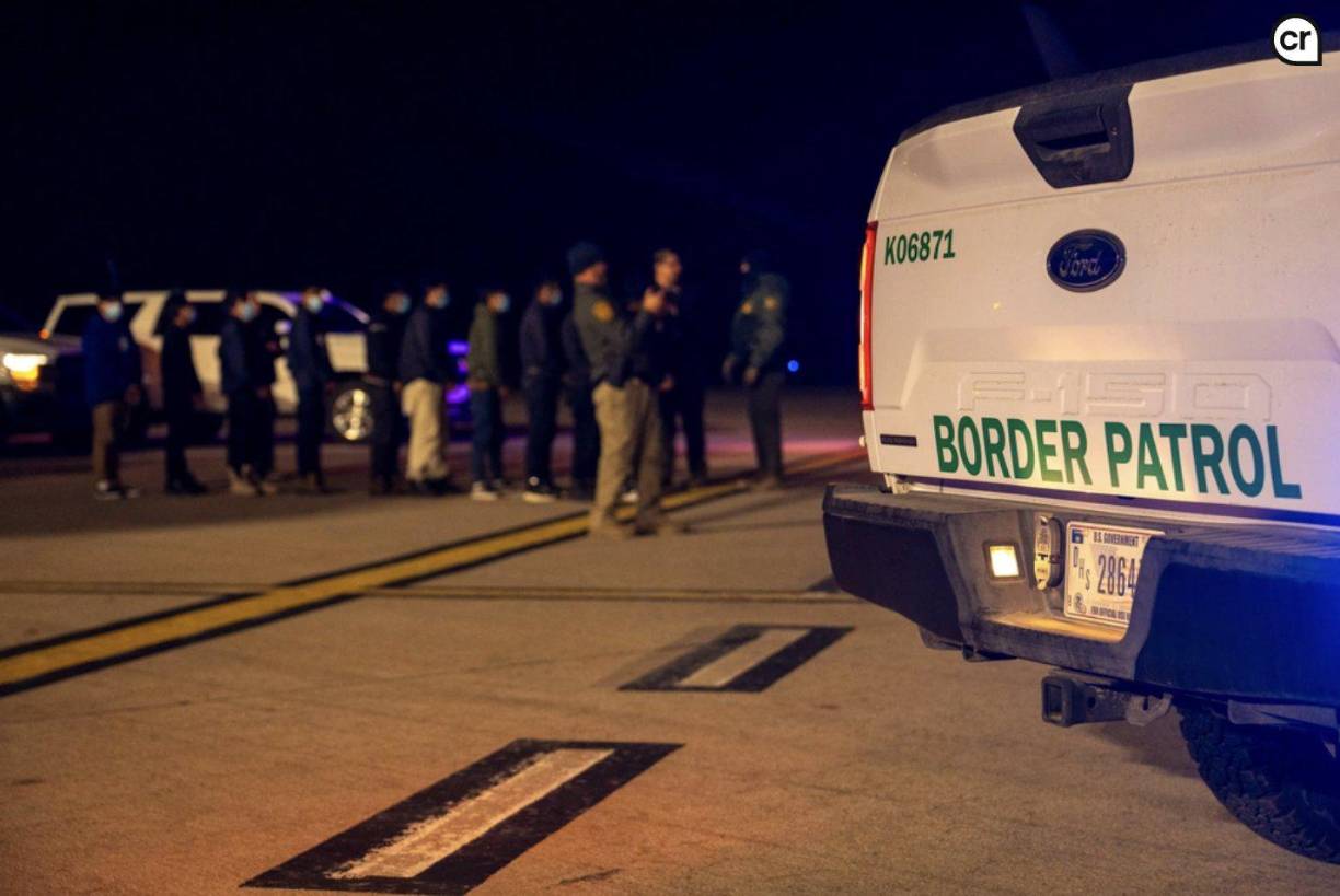 Tal y como prometió durante la campaña electoral, Trump ha iniciado su política de restringir la inmigración con el aumento de la presencia militar en la frontera con México y la suspensión de la admisión de refugiados.