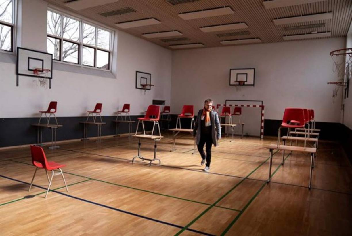 Frederiksen ordenó ahora la reapertura del país a partir de este 15 abril, afirmando que su decisión cuenta con el respaldo de las autoridades sanitarias. Así, los niños regresaran a las escuelas y los empleados a sus trabajos esta semana.