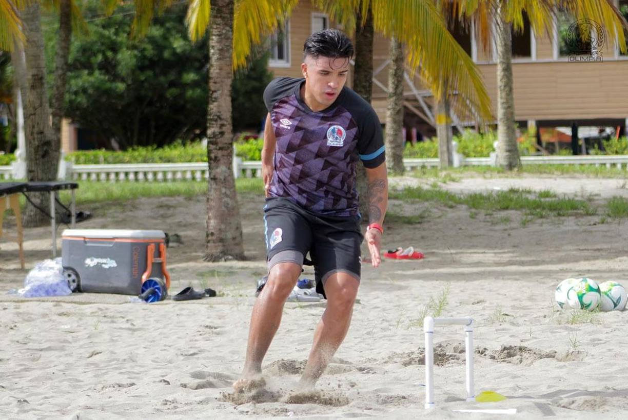 Parece que Michaell Chirinos finalmente se quedará en el Olimpia para la próxima temporada. El extremo trabaja a todo vapor durante la pretemporada de los merengues.