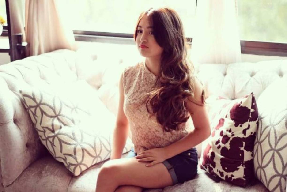 Señaló que hay mucha gente que lucha todos los días por alcanzar sus sueños y en su caso, la oportunidad le llegó muy rápido y así la tomó.<br/><br/>'Te voy a ser sincera, sí me ha costado un poquito de trabajo, nunca los vas a tener contentos, hay público diferente, hay personas que me quieren y personas que no. Como a cualquier persona que le cuesta trabajo, a mí también me cuesta'.